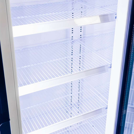 Witryna chłodnicza 3-drzwiowa 1065L Mega-M RICO i160 oświetlenie LED podświetlany górny plafon reklamowy