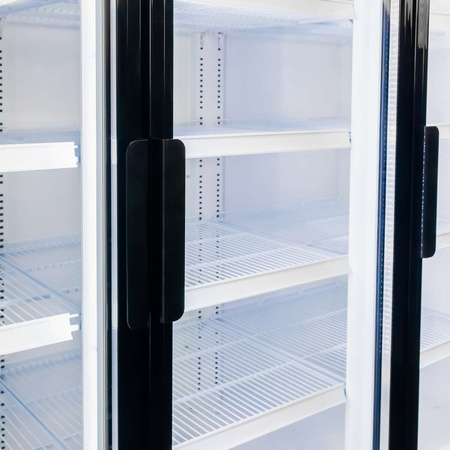 Witryna chłodnicza 3-drzwiowa 1506L Mega-M RICO i180 oświetlenie LED podświetlany górny plafon reklamowy