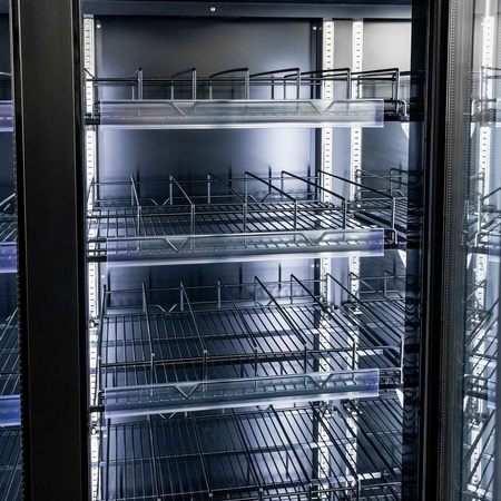 Witryna chłodnicza 3-drzwiowa 1200L Mega-M DIEGO R168 Prestige black oświetlenie LED