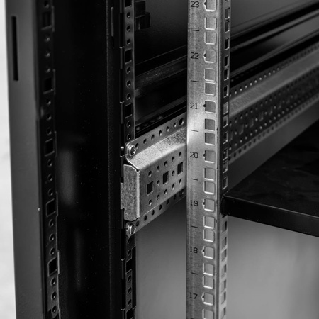 Szafa Rack 19″ 28U serwerowa na elektronikę Mega-M stojąca 60x80x136,5 cm czarna